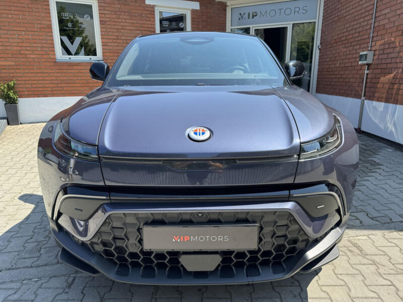 Fisker Ocean Extreme 420 kW, Solární panoramatická střecha, R22