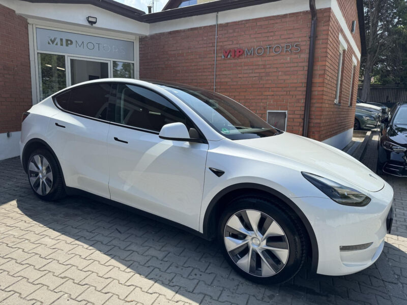 Tesla Model Y Long Range AWD 378 kW, Panorama, Tažné zařízení