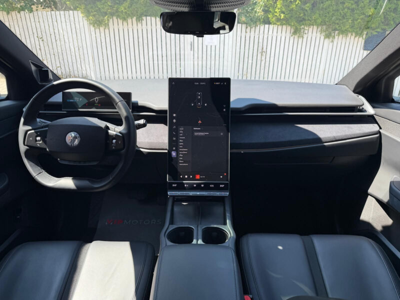 Fisker Ocean Extreme 420 kW, Solární panoramatická střecha, R22