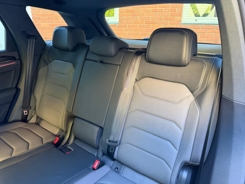 Volkswagen Touareg 3.0 TDI R-Line 210 kW, R22, DCC, Noční vidění