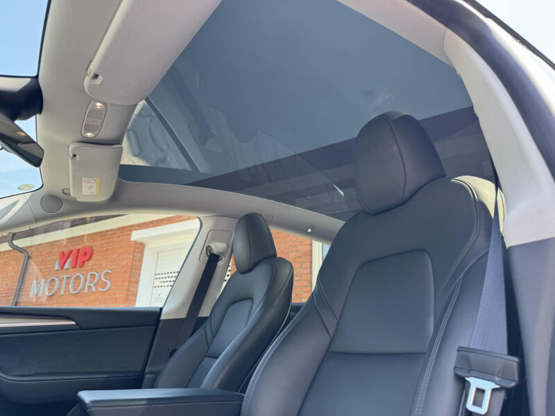 Tesla Model Y Long Range AWD 378 kW, Panorama, Tažné zařízení