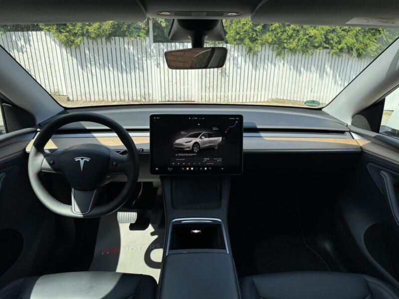 Tesla Model Y Long Range AWD 378 kW, Panorama, Tažné zařízení