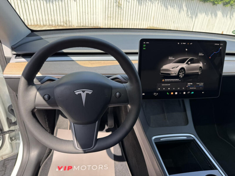 Tesla Model Y Long Range AWD 378 kW, Panorama, Tažné zařízení