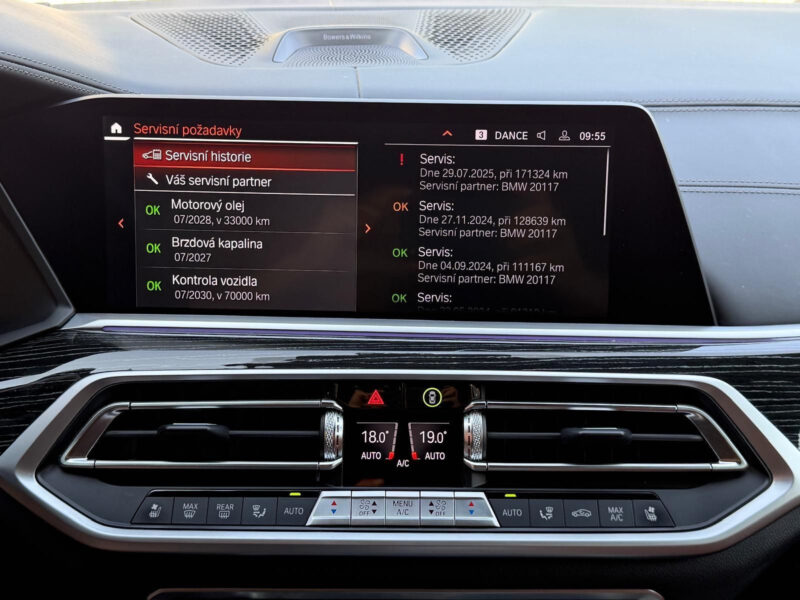 BMW X7 xDrive40d, Individual, M paket, masáže, R21, Bowers & Wilkins