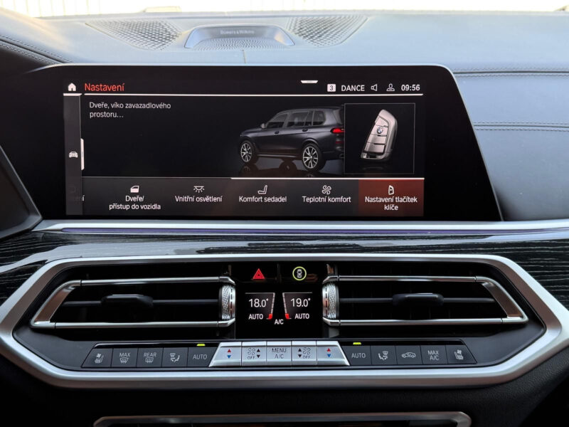 BMW X7 xDrive40d, Individual, M paket, masáže, R21, Bowers & Wilkins