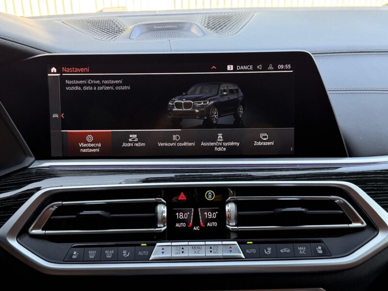 BMW X7 xDrive40d, Individual, M paket, masáže, R21, Bowers & Wilkins