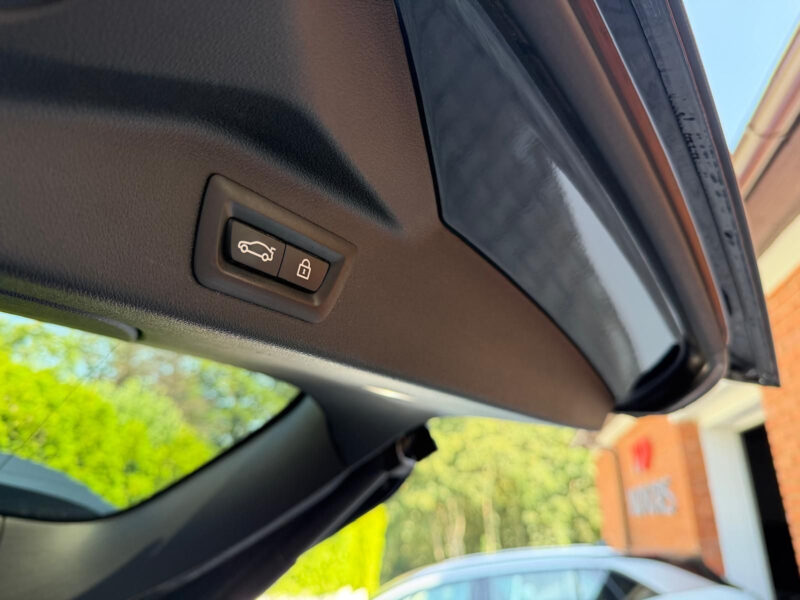 BMW X7 xDrive40d, Individual, M paket, masáže, R21, Bowers & Wilkins