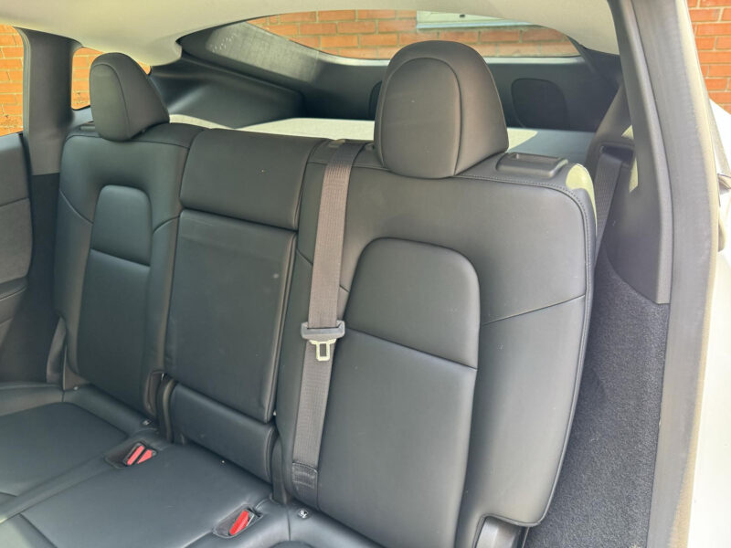 Tesla Model Y Long Range AWD 378 kW, Panorama, Tažné zařízení