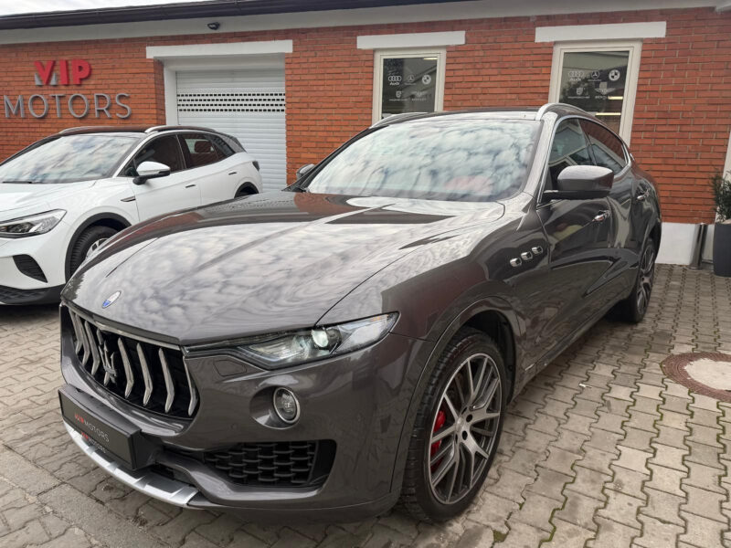Maserati Levante SQ4, 4×4, Harman Kardon, R21, vzduchový podvozek