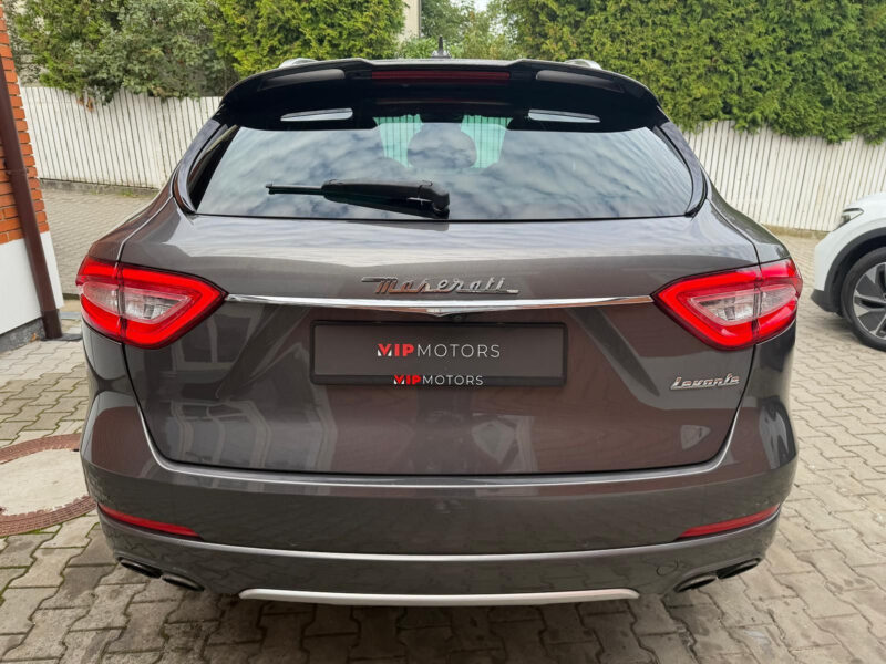 Maserati Levante SQ4, 4×4, Harman Kardon, R21, vzduchový podvozek