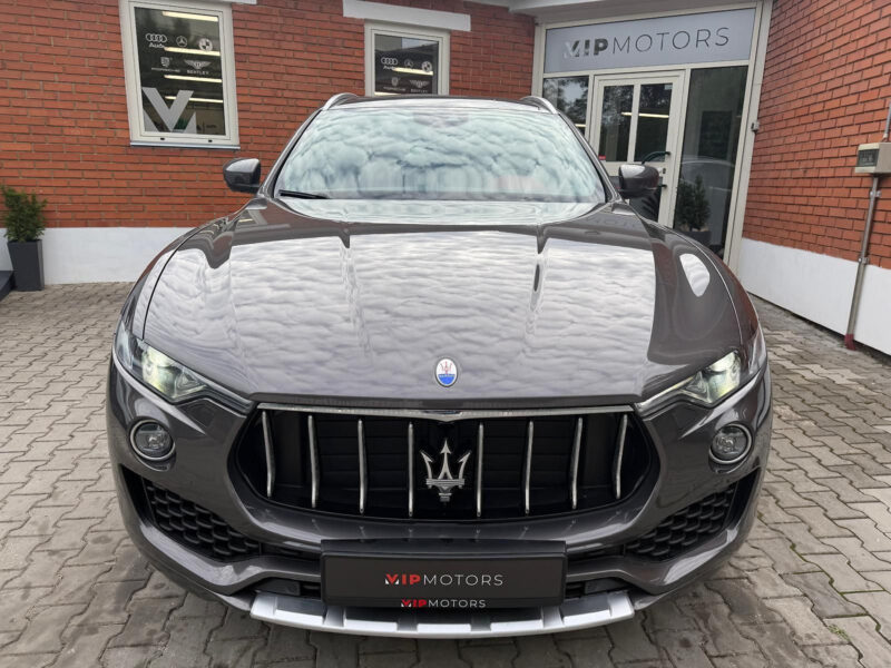 Maserati Levante SQ4, 4×4, Harman Kardon, R21, vzduchový podvozek