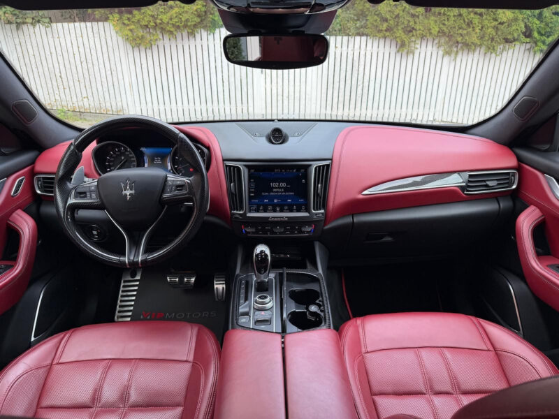 Maserati Levante SQ4, 4×4, Harman Kardon, R21, vzduchový podvozek