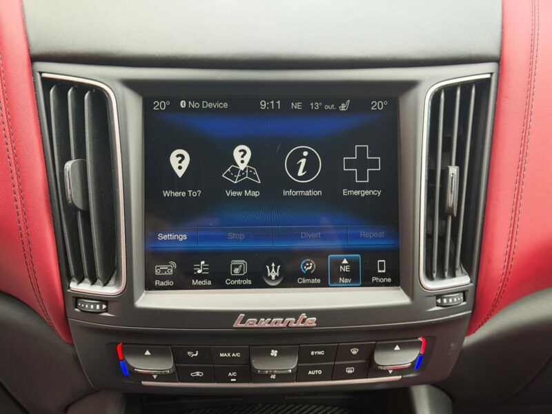 Maserati Levante SQ4, 4×4, Harman Kardon, R21, vzduchový podvozek