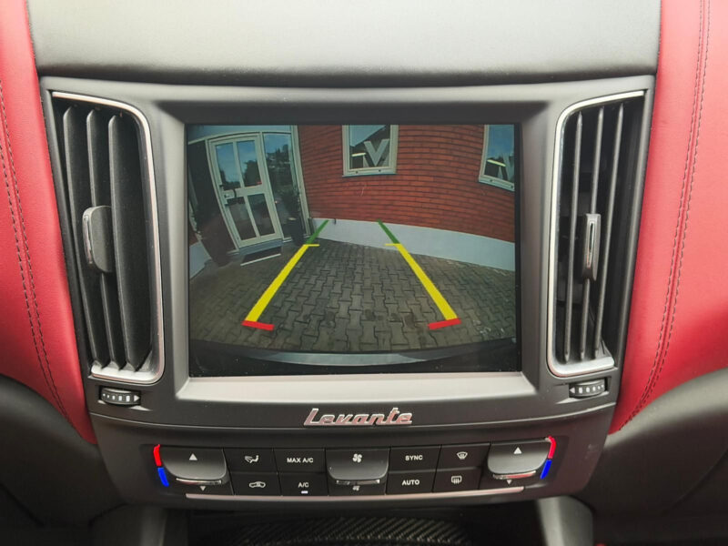 Maserati Levante SQ4, 4×4, Harman Kardon, R21, vzduchový podvozek