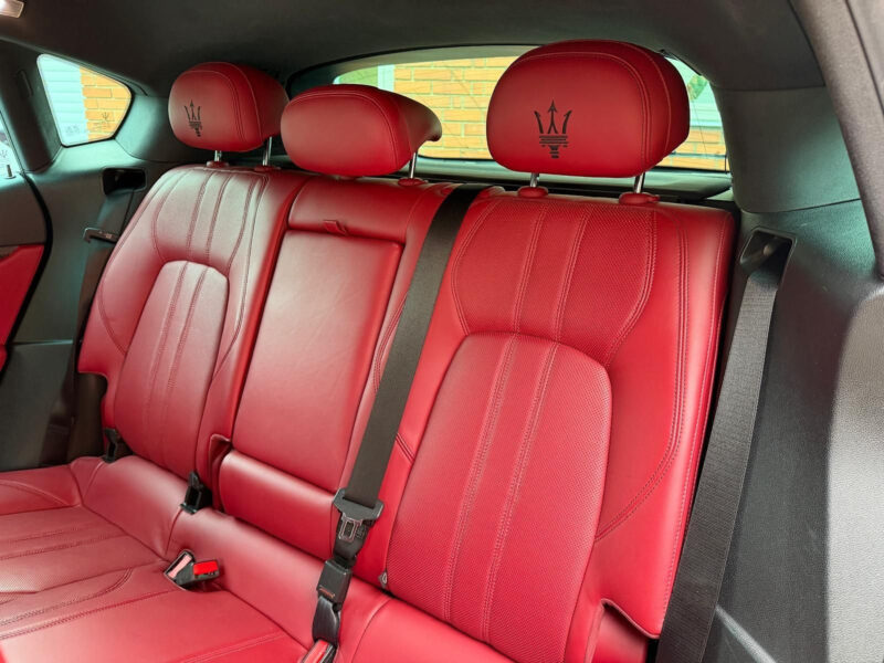 Maserati Levante SQ4, 4×4, Harman Kardon, R21, vzduchový podvozek