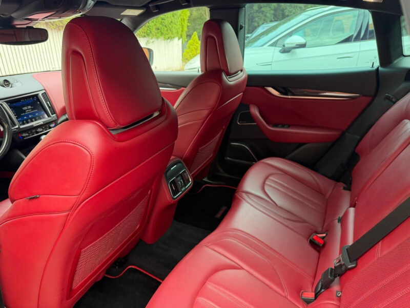 Maserati Levante SQ4, 4×4, Harman Kardon, R21, vzduchový podvozek