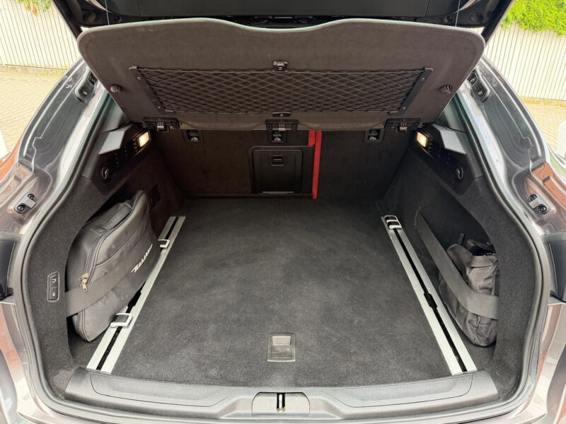 Maserati Levante SQ4, 4×4, Harman Kardon, R21, vzduchový podvozek